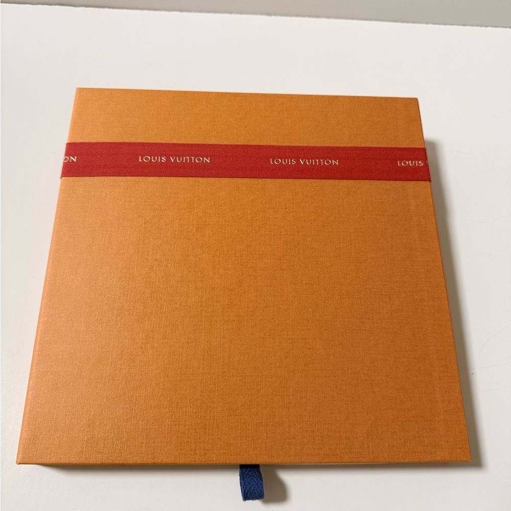 Louis Vuitton Orange Box with Red and Blue Accents - Picture 3 of 15